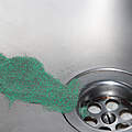 Bunte Plastikkügelchen (Microbeads) © Fraunhofer UMSICHT