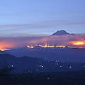 Feuer am Kilimandscharo in Tansania © picture alliance / dpa / Thomas Becker