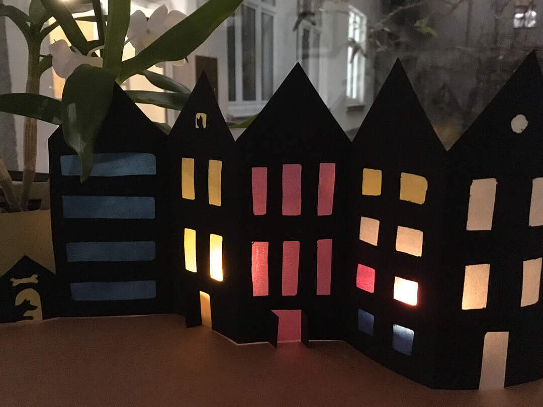 Das Earth-Hour-Windlicht beleuchtet 