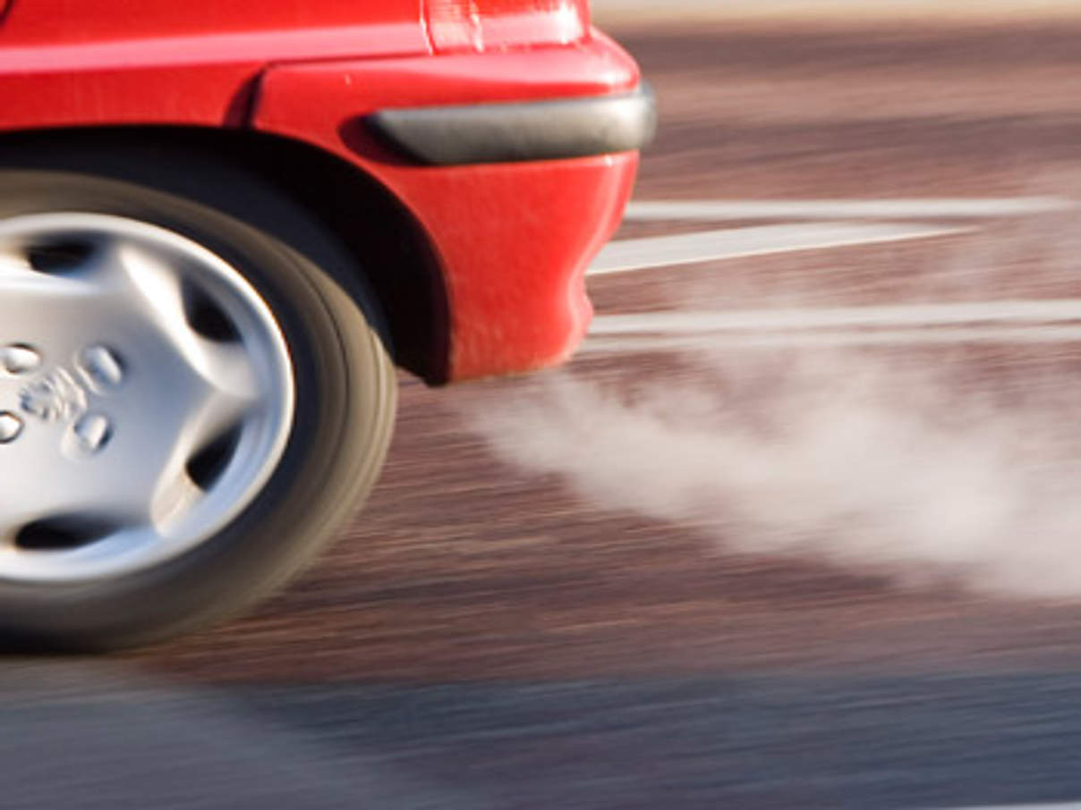 CO2-Austoß im Straßenverkehr © Global Warming Images / WWF Canon