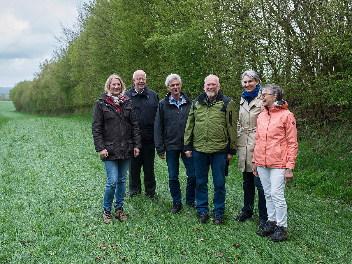 Stender mit der Jury vor dem "Knick" © Gunther Willinger / WWF Stender mit der Jury vor dem "Knick" © Gunther Willinger / WWF