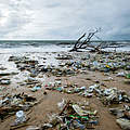 Plastik am Strand © GettyImages