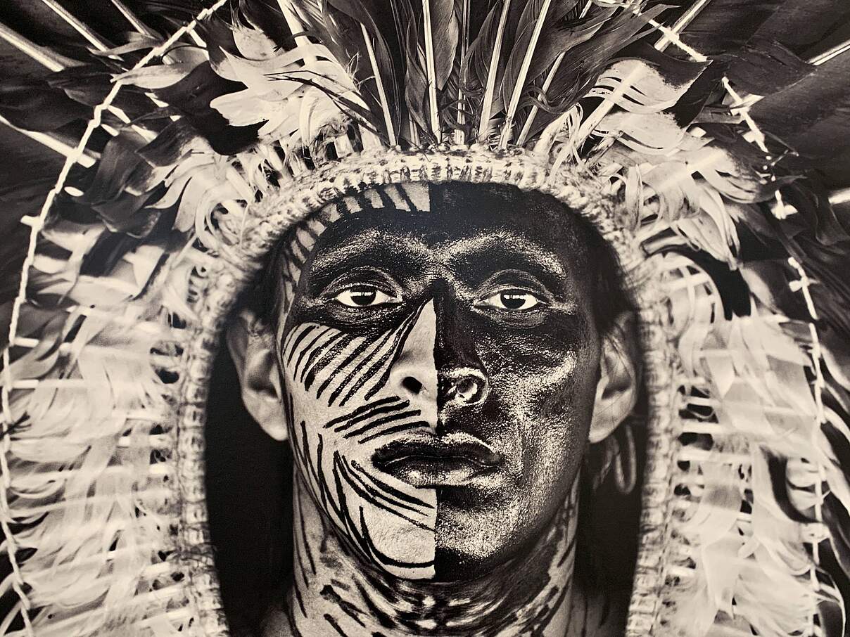 Ein Bild von dem berühmten Fotografen Sebastiao Salgado aus der Foto Ausstellung Amazonia