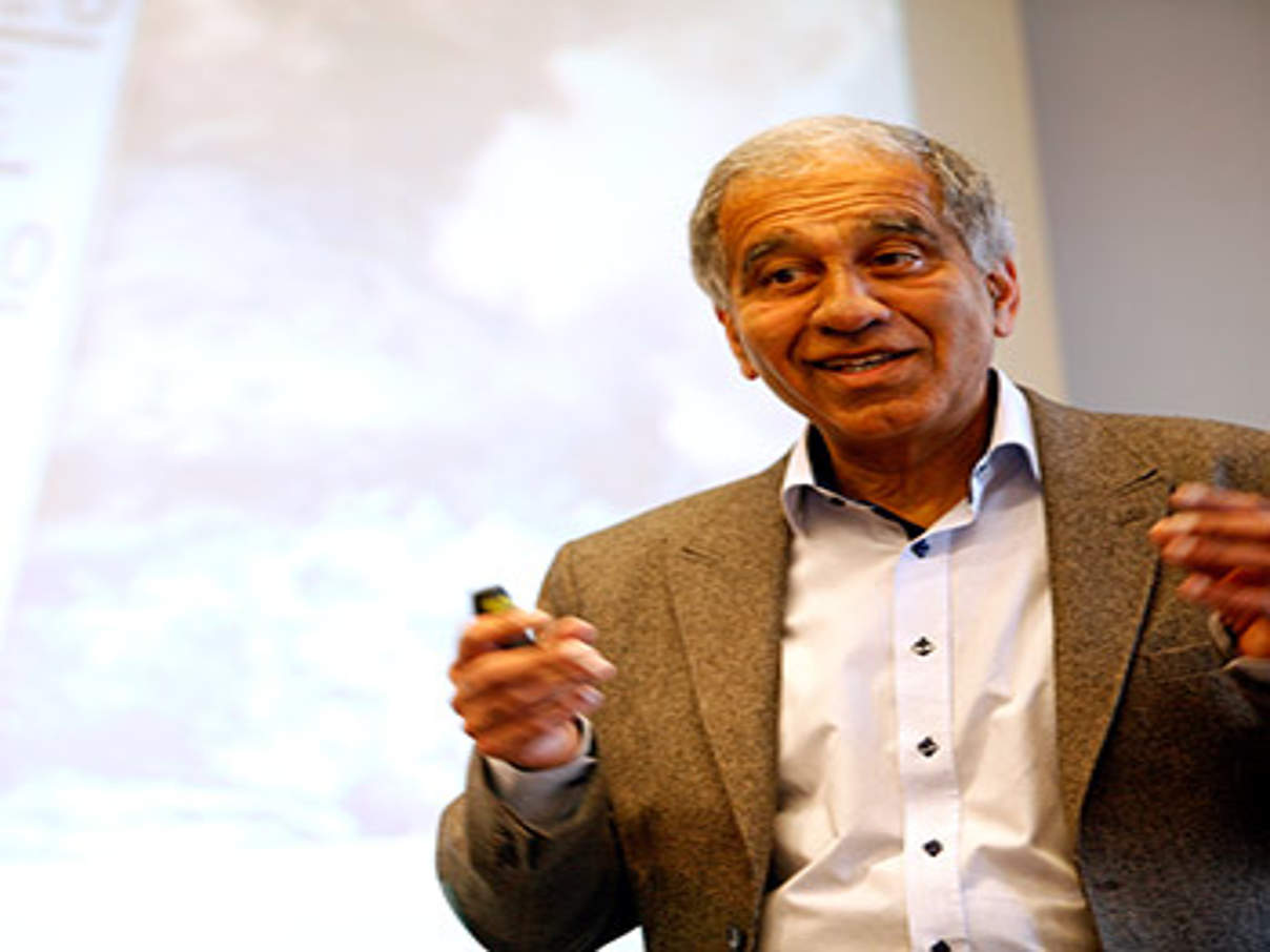 350 Mojib Latif GEOMAR Helmholtz Zentrum c Arnold Morascher WWF Mojib Latif / GEOMAR Helmholtz-Zentrum © Arnold Morascher / WWF