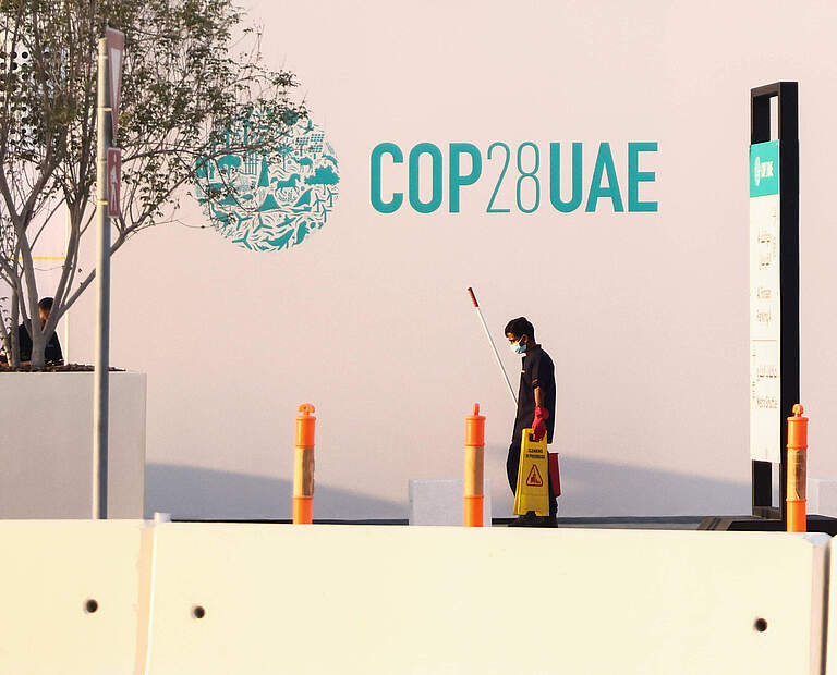 Die Klimakonferenz in Dubai steht vor zahlreichen Herausforderungen © imago / Zuma Wire / Beata Zawrzel