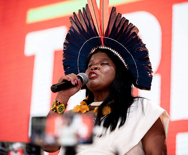 Sônia Guajajara sprach auf dem Free Land Camp 2022 in Brasilia © Jaqueline Lisboa / WWF