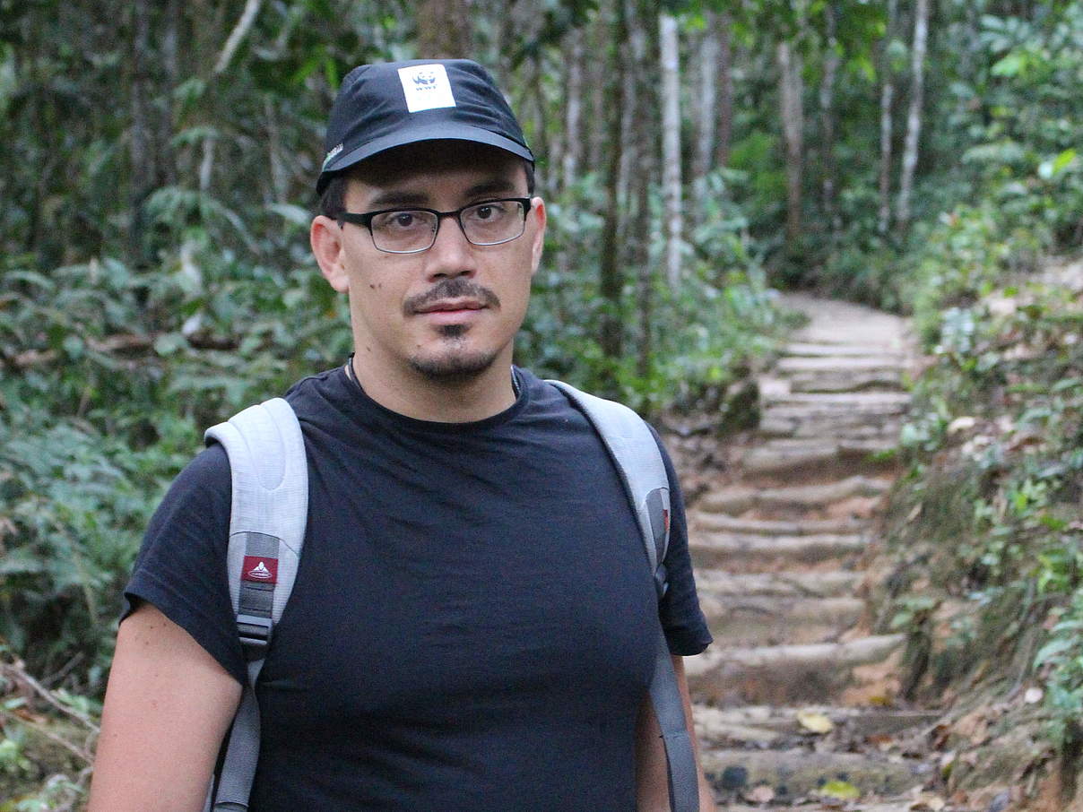 Roberto Maldonado ist einer der erfahrensten Waldexperten des WWF und für Südamerika im Einsatz. © Roberto Maldonado / WWF Roberto Maldonado ist einer der erfahrensten Waldexperten des WWF und für Südamerika im Einsatz. © Roberto Maldonado / WWF