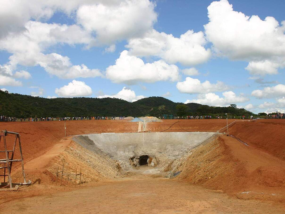 Eingang einer unterirdischen Nickel-Mine in Lusaka, Sambia.