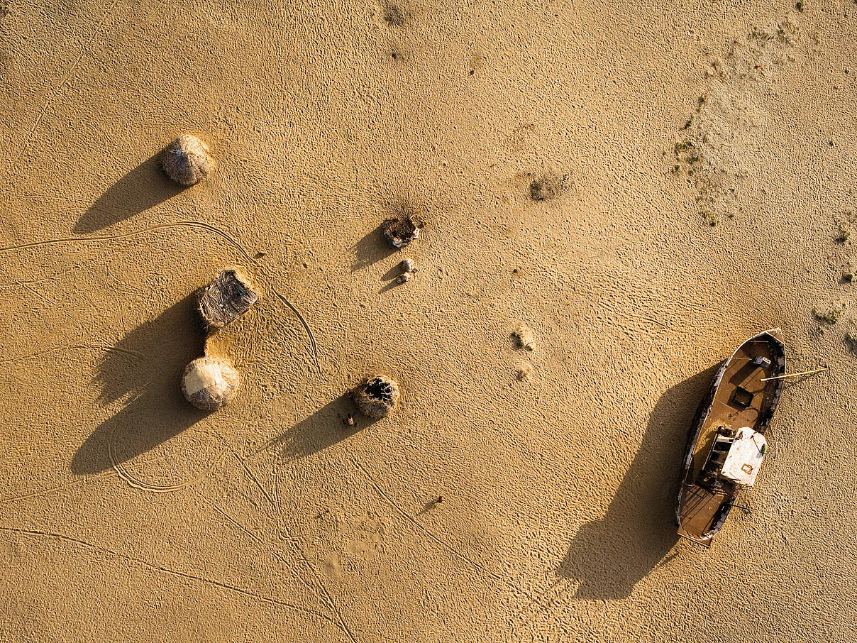 Der ausgetrocknete Lake Turkana in Kenia © Michael Poliza / WWF