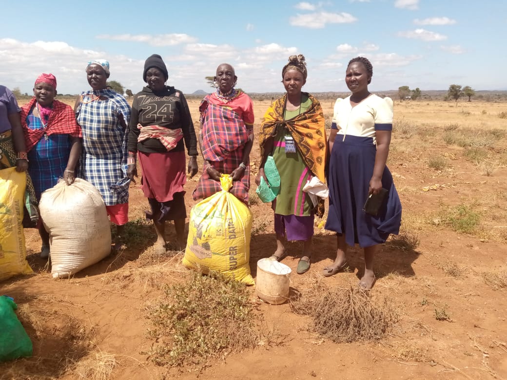 Die Frauen der Gemeinschaft mit ihrer Ernte © WWF Kenia Die Frauen der Gemeinschaft mit ihrer Ernte © WWF Kenia